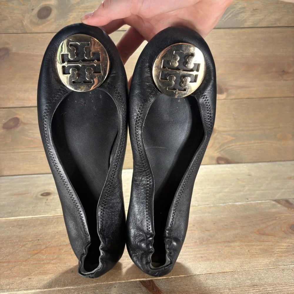 Tory Burch Minnie Womens size 9 shoes Black Leather Gold Logo Ballet flats